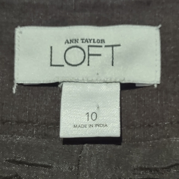 Loft Linen Blend Bermuda Shorts - Picture 3 of 9